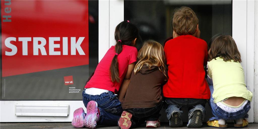 Nächster Streik trifft tausende Familien - Was in Dortmund geplant ist Familien in Dortmund müssen sich am Donnerstag darauf einstellen, dass die städtischen Kitas geschlossen bleiben. (Symbolbild)