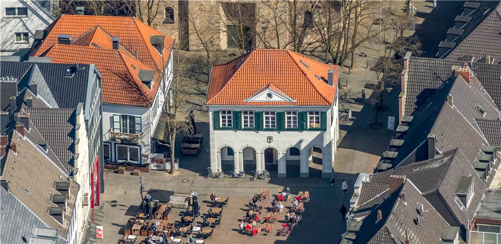 Bitter: 100.000 Euro für schöne Altstadt-Projekte drohen zu verfallen Eine weitere Illuminierung für das Alte Rathaus wird aus dem Altstadsfonds gefördert