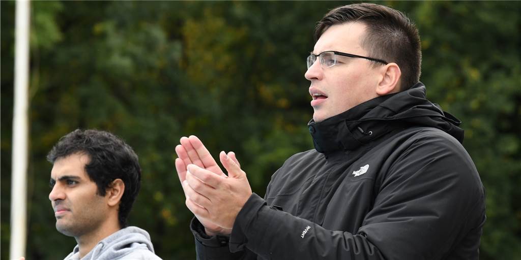 Trotz seines Wechsels: Bei Olaf Bispinghoff schlagen zwei Herzen in der Brust Olaf Bispinghoff beim NRW-Pokalfinale zwischen den Wasserballern von Blau-Weiß Bochum und dem SV Lünen. Seit August ist der ehemalige Lüner Trainer für die Bochumer verantwortlich.