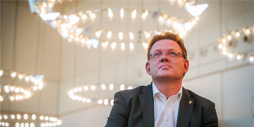 Hollstein zur CDU: „Musste leider ausgeprägte Egoismen kennenlernen“ Hat nach der Wahl einen persönlichen Brief an die CDU-Mitglieder in Dortmund geschrieben: Ex-OB-Kandidat Dr. Andreas Hollstein – hier am Stichwahl-Abend im Rathaus.