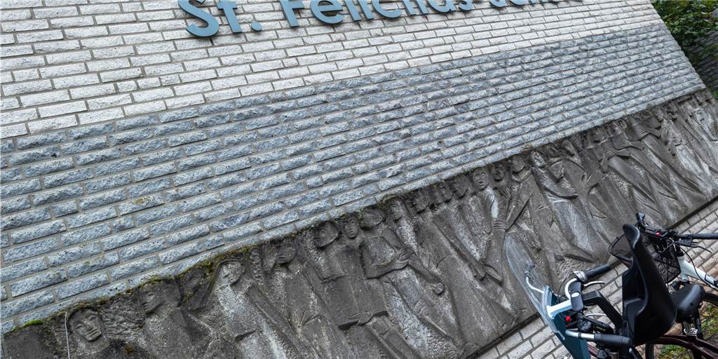Die Fassade der St. Felicitas-Schule soll als erstes saniert werden. Noch in diesem Jahr sollen erste Arbeiten beginnen.