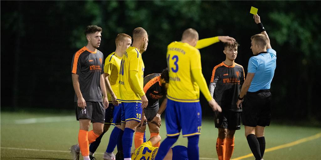 Herberns Abwehrboss verzweifelt an seinen eigenen Mitspielern - trotz des Derbysiegs Herberns Abwehrboss verzweifelt an seinen eigenen Mitspielern - trotz des Derbysiegs