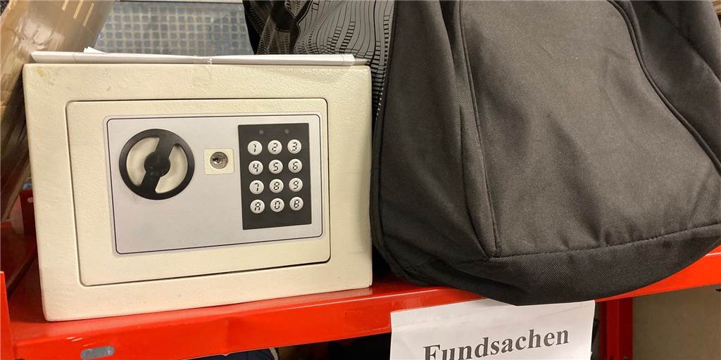 Mitarbeiterin der Stadt Haltern verrät: „So mancher Fund ist kurios“ Auch dieser Minitresor wurde beim Fundbüro abgegeben.
