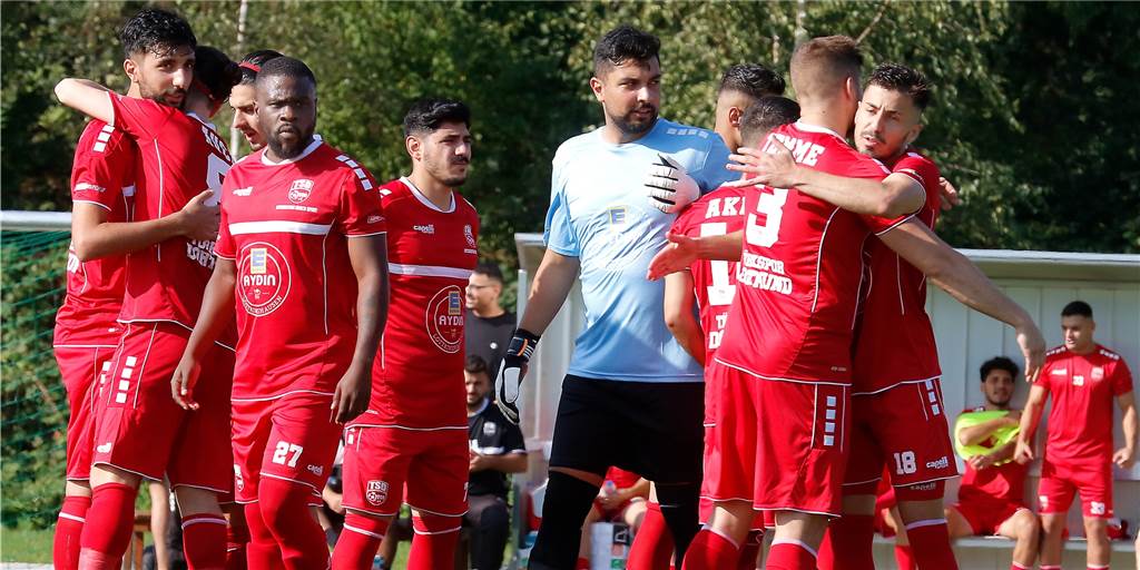 Tragischer Matchwinner: Türkspor-Spieler trifft erst doppelt und fliegt dann vom Platz Tragischer Matchwinner: Türkspor-Spieler trifft erst doppelt und fliegt dann vom Platz