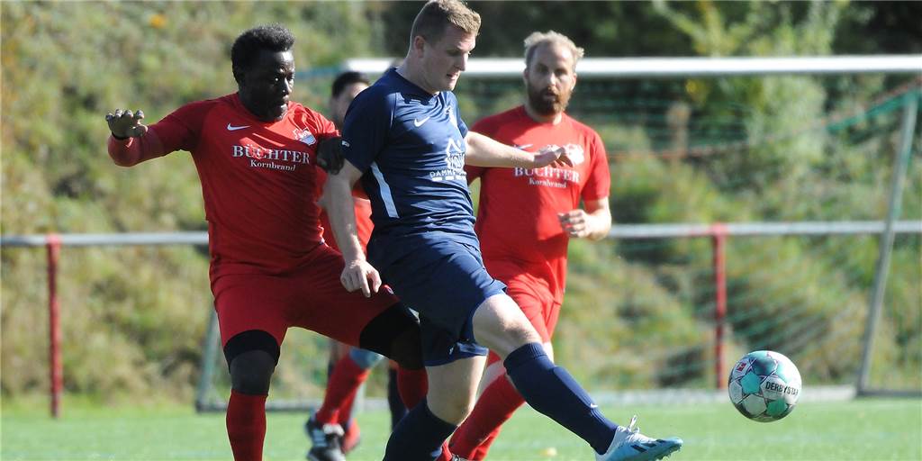Der FC Frohlinde II schießt in Merklinde in Unterzahl ersten Sieg heraus Der FC Frohlinde II schießt in Merklinde in Unterzahl ersten Sieg heraus