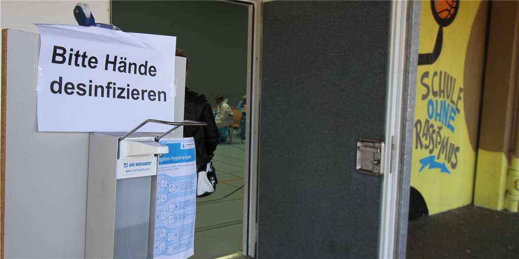 In der Turnhalle der Gesamtschule wurden insgesamt 220 Personen auf Covid-19 getestet.