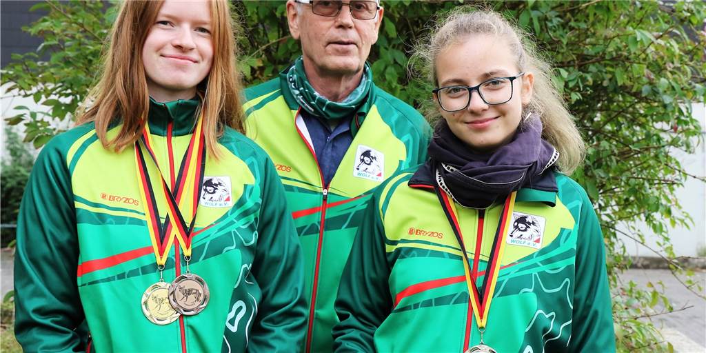 Nicht in ihrer Paradedisziplin: Halternerin (16) ist Deutsche Meisterin Lisa Harms (r.) und Karlotta Röhring (r.) sind bei der "Internationalen Deutschen ARDF Meisterschaft" gestartet.