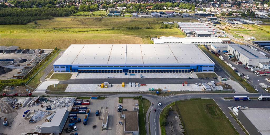 Mehr Laster im Gewerbegebiet: Mieter des Logistikzentrums steht fest 24.000 Quadratmeter groß ist der Hallenkomplex, in den nun ein Logistikdienstleister zieht.