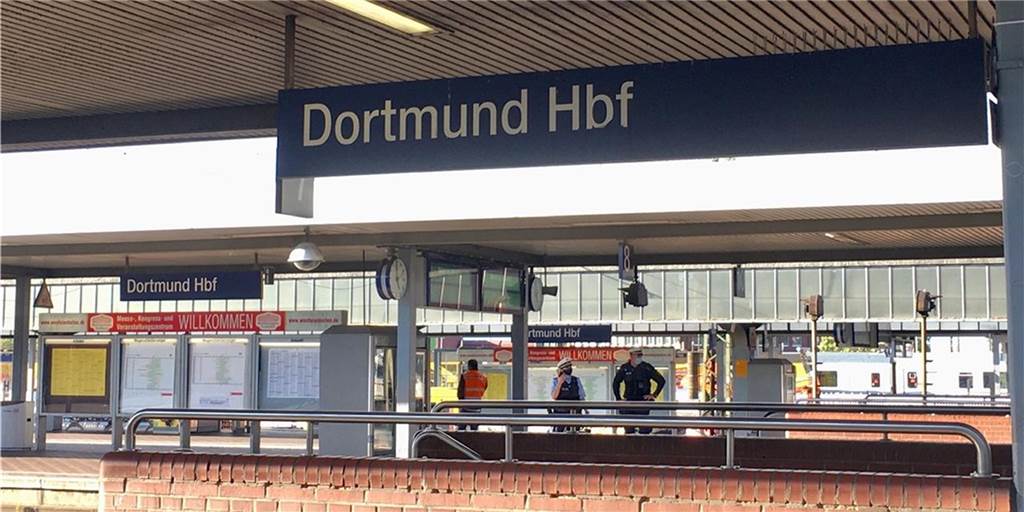 Zwei herrenlose Koffer – Bahnsteig im Hauptbahnhof erneut gesperrt Zwei herrenlose Koffer haben am Freitag für eine Sperrung im Dortmunder Hauptbahnhof gesorgt.