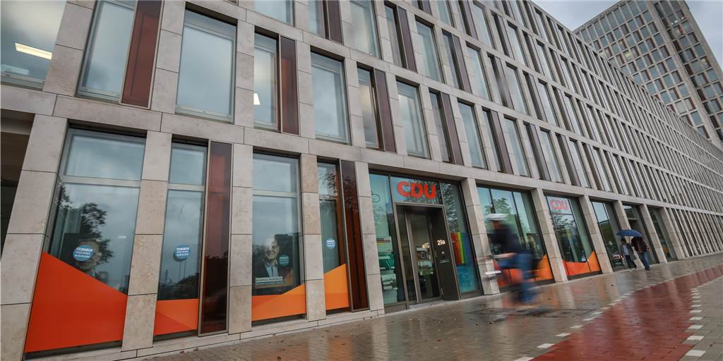 CDU wählt kommissarischen Parteichef - Weitere Rücktrittsforderungen Steffen Kanitz hat sein Amt als Dortmunder CDU-Parteichef niedergelegt. Nun steht sein kommissarischer Nachfolger fest.