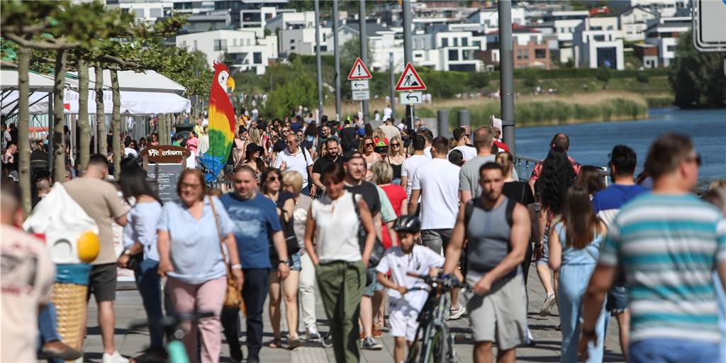Maskenpflicht in Dortmund: Für den Phoenix-See gilt eine andere Regel Der Phoenix-See ist ein beliebter Treffpunkt. Vor allem in Zeiten steigender Corona-Infizierten ist das jedoch problematisch.