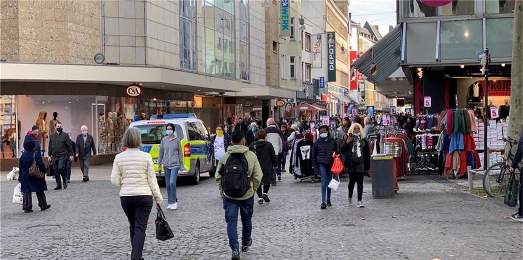 City-Händler zu neuen Regeln: „An die Maskenpflicht hält sich keiner“ Seit Dienstag gilt auf Westen- und Ostenhellweg in der Dortmunder City eine Maskenpflicht.