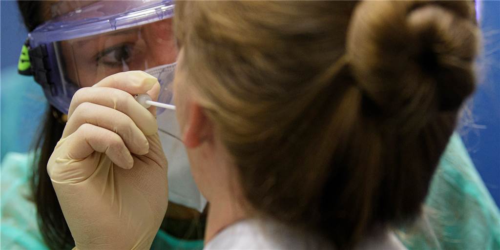 Gratis-Corona-Test ist auch keine Lösung für Urlauber aus dem Kreis Unna Das Gesundheitsamt des Kreises Unna erteilt unter bestimmten Umständen den Auftrag und übernimmt sogar die Kosten für einen Corona-Test. Das Problem vieler Urlauber löst das nicht.
