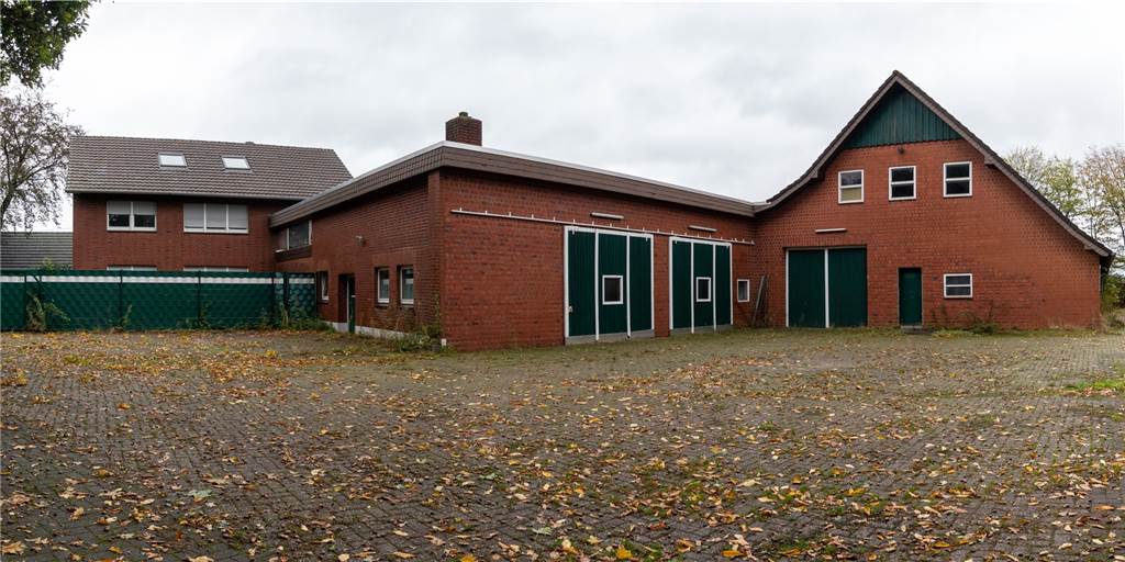 Gemeinde will zwei Höfe in Oedinger Bauerschaft Hinterm Busch verkaufen Dieses Haus mit Nebengebäuden in der Oedinger Bauerschaft Hinterm Busch 7 gehört der Gemeinde und wird derzeit noch auch vom Bauhof. Jetzt hat der Gemeinderat aber beschlossen, dass die Hofstelle verkauft werden soll.