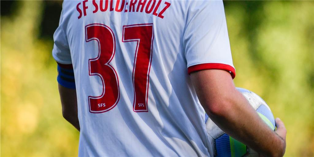 Corona: Erste Dortmunder Fußballer müssen wieder pausieren: „Das ist extrem schädigend“ Corona: Erste Dortmunder Fußballer müssen wieder pausieren: „Das ist extrem schädigend“