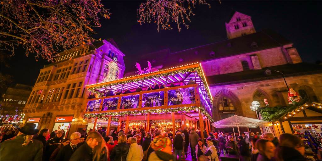 Was bedeuten die neuen Corona-Regeln für den Dortmunder Weihnachtsmarkt? Für die Glühweinstände, wie der von Rudi Isken an der Marienkirche, gibt es einen Plan.