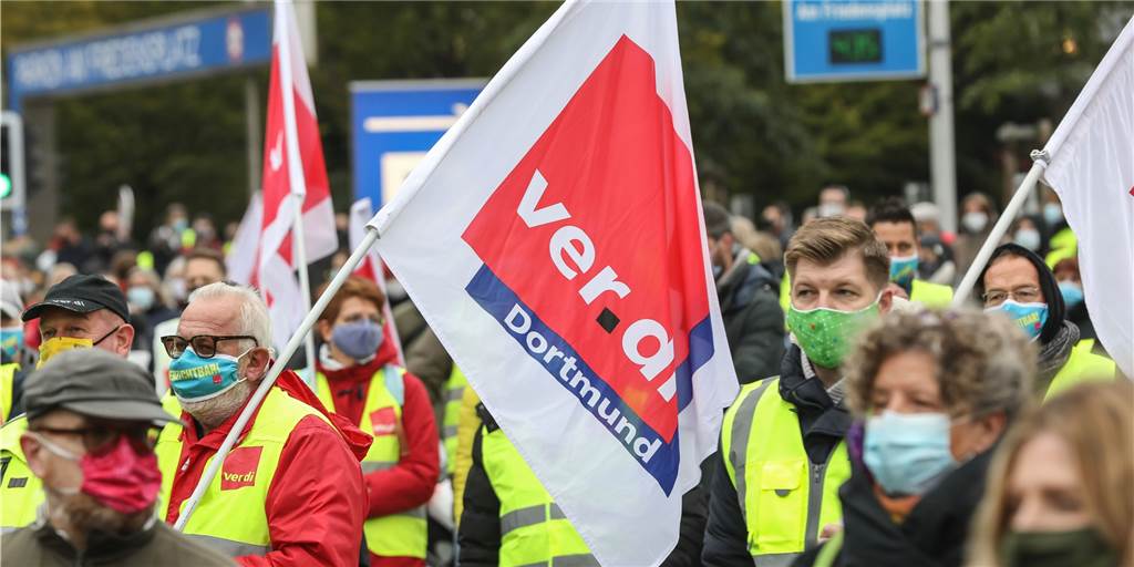 „Unerträglich und dreist“: Verdi-Mitglied tritt nach 50 Jahren aus Für mehr Lohn und bessere Arbeitsbedingungen sind Verdi-Mitglieder am Donnerstag auf die Straße gegangen. Dafür haben viele Dortmunder aktuell wenig Verständnis.