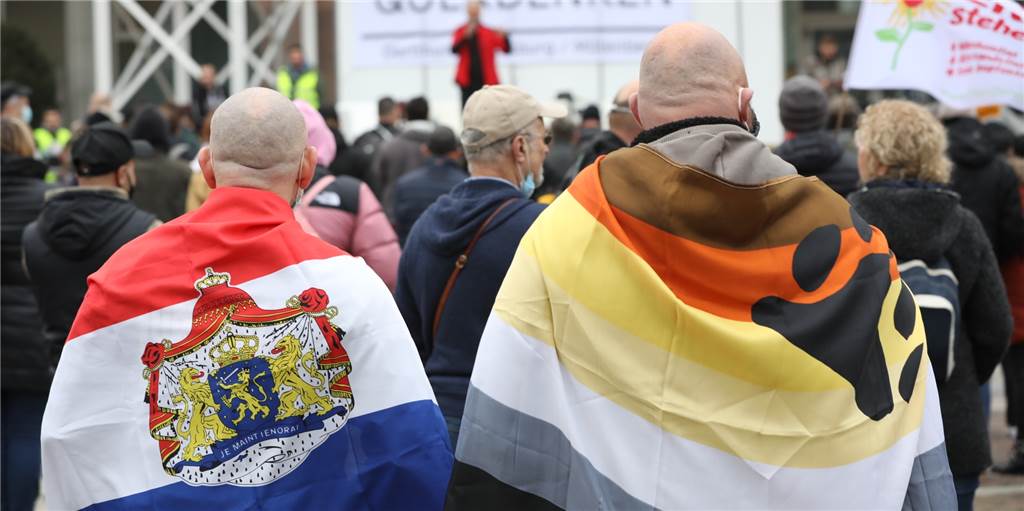 Viele Bilder: Coronaschutz-Gegner demonstrieren in der City Viele Bilder: Coronaschutz-Gegner demonstrieren in der City