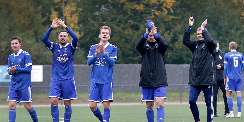 SV Wacker marschiert: Kometen-Start in der Westfalenliga geht weiter Sie hatten wieder allen Grund zum Jubel: Der SV Wacker bewies auch in Schüren seine absolute Westfalenliga-Reife.