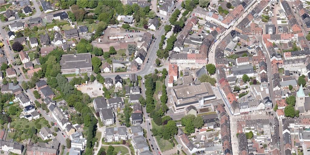 „Wir machen Mitte“: Zweite Auflage wird vorerst auf Eis gelegt Auch die Wall- und Grabenanlage am Westwall (Bildmitte) und die städtebauliche Entwicklung im Bereich des Kleinken-Werks (Klosterstraße/Westwall/Finkennest, links im Bild)) wären möglicherweise Projekte einer zweiten Förderphase von "Wir machen Mitte".