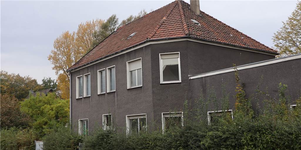Traum der Jugendhilfe am Rande der Großstadt ist geplatzt Das ehemalige Schwesternheim der katholischen Gemeinde St. Michael an der Lanstroper Straße sollte eigentlich das neue Heim der Jugendhilfe werden.