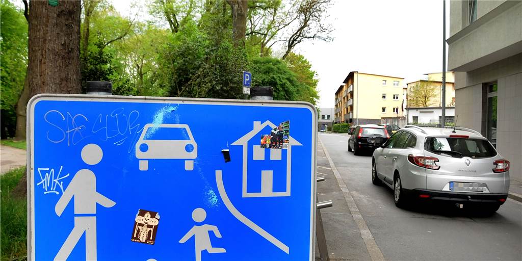 98 Prozent aller Autos zu schnell – 67 km/h auf Spielstraße in Schwerte 98 Prozent aller Autos zu schnell – 67 km/h auf Spielstraße in Schwerte
