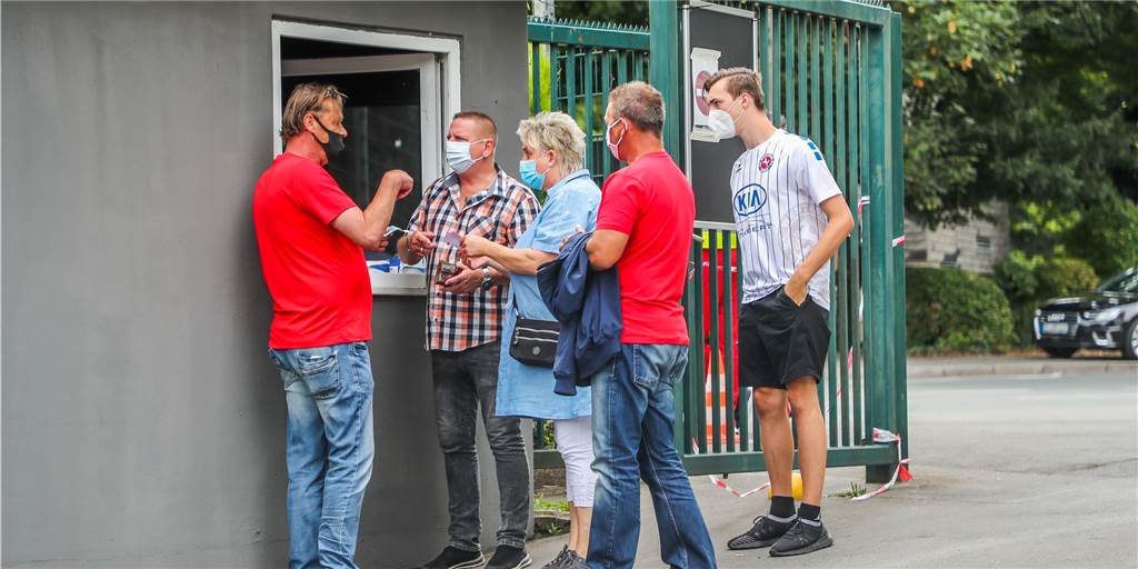 Stadt kontrolliert die Corona-Regeln für Dortmunds Fußballer nicht Stadt kontrolliert die Corona-Regeln für Dortmunds Fußballer nicht