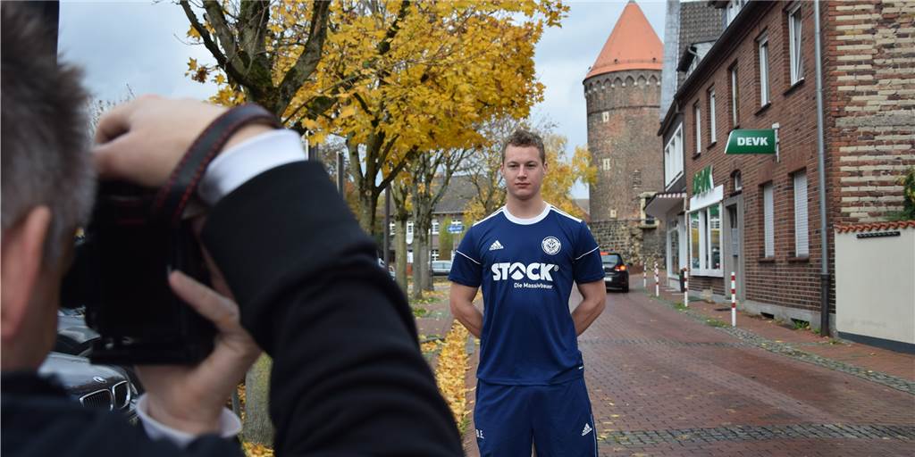 Fotoshooting und neue Pläne: Zwei ETuS-Spieler übernehmen den Instagram-Kanal Björn Ehlert und seine Mitspieler vom ETuS Haltern posierten am Wochenende bei einem Fotoshooting für die neuen Social-Media-Pläne des Vereins.