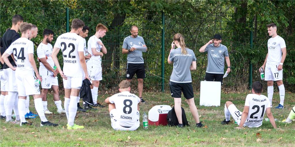 „Ich finde das mehr als fragwürdig“: Kritik am Verhalten des FLVW Als der FLVW eine Unterbrechung der Saison verkündete, musste der TuS Haltern am See noch im Sauerland gegen die SG Finnentrop-Bamenohl spielen.
