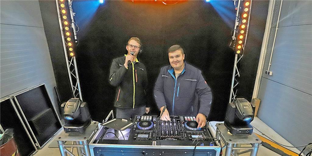 Haus-Partys zu Halloween: „Eventhelden“ bringen DJ-Musik live ins Wohnzimmer Frederick Papies (rechts) und Frederik Kemmler werden als DJs durch den Live-Stream-Abend führen.