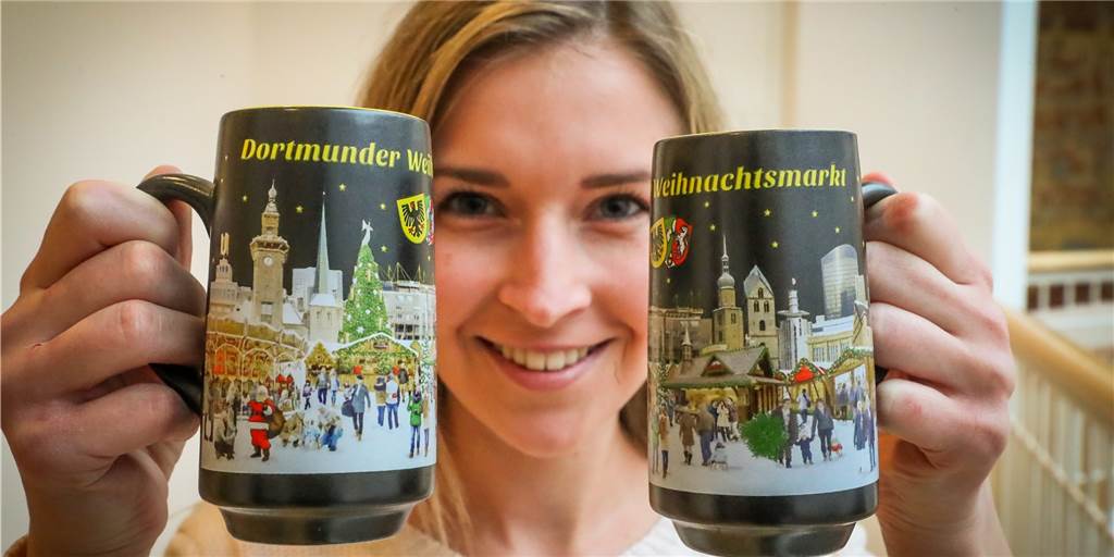 Gibt es wenigstens die beliebten Tassen von Dortmunds Weihnachtsmarkt? Die Glühweintasse des Dortmunder Weihnachtsmarkts - hier das 2017er-Modell - ist ein beliebtes Andenken für viele Besucher und ein gefragtes Sammlerobjekt. Gibt es nach dem Markt-Aus wegen Corona dieses Jahr wenigstens die Tasse zu kaufen?
