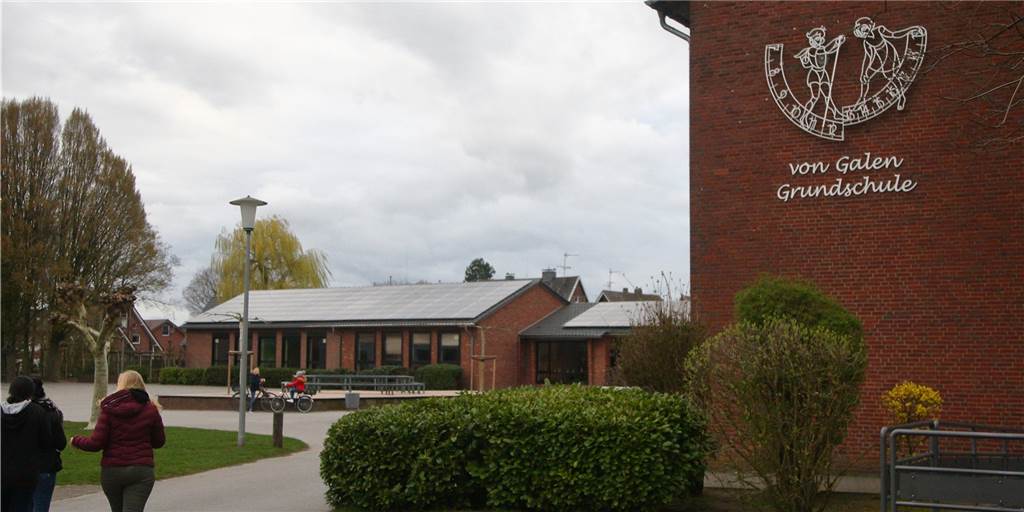 Drei Oedinger Grundschüler Corona-positiv: Nur Sitznachbarn in Quarantäne Die von-Galen-Grundschule in Oeding: Drei Kinder sind positiv auf den Coronavirus getestet worden. Die Sitznachbarn wurden deswegen auch in Quarantäne geschickt, für die anderen Klassenkameraden geht der Präsenz-Unterricht weiter.