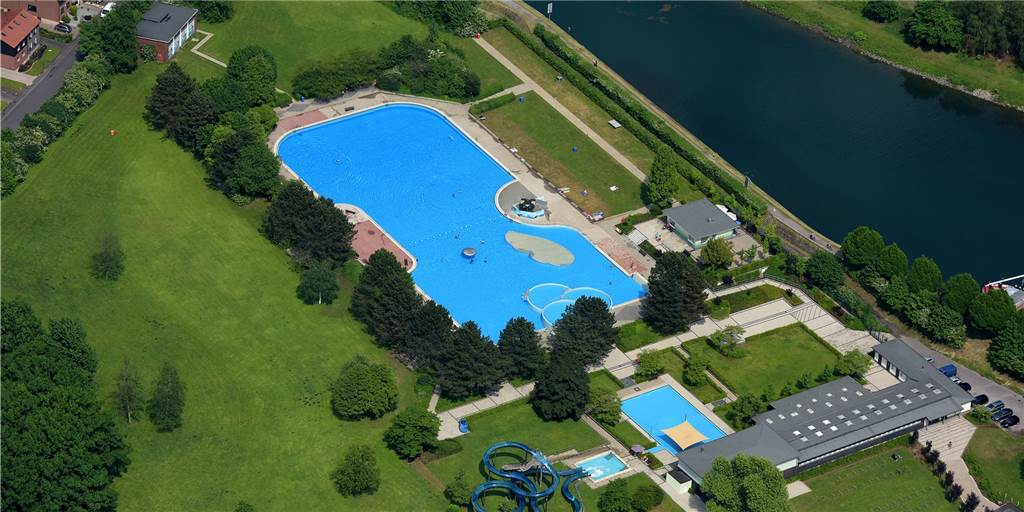 Geldsegen aus Düsseldorf: Freibad und Sportanlage im Westen sind dabei Zwei Sportstätten im Dortmunder Westen warten auf eine dicke Finanzspritze des NRW-Ministeriums.
