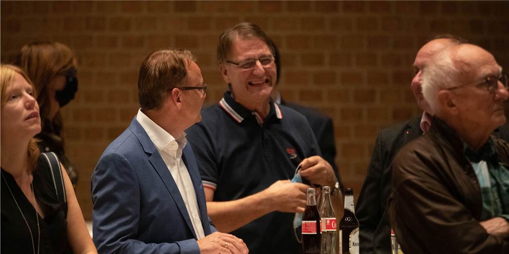 Jürgen Walter rückt an die Spitze der SPD-Ratsfraktion Selm Jürgen Walter (Mitte) - hier am Wahlabend mit Thomas Orlowski - ist neuer Vorsitzender der SPD-Fraktion im Rat der Stadt Selm.
