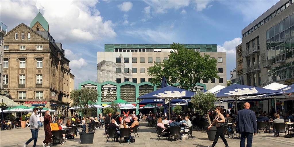 Stadt will Gastronomen mit Lockerungen durch den Corona-Winter helfen Auch im Winter soll Außengastronomie - wie hier auf dem Alten Markt - möglich sein.