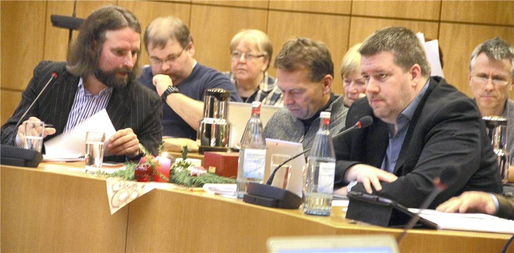 Neuer Stadtrat: In Sachen Koalition spielt die SPD mit verdeckten Karten Daniel Molloisch (SPD), Bert Wagener (Grüne) und Nils Bettinger (FDP) sind auch im neuen Rat Fraktionsvorsitzende ihrer Parteien. Lassen sie eine Ampelkoalition neu aufleben? Oder will die SPD nur mit den Grünen arbeiten?