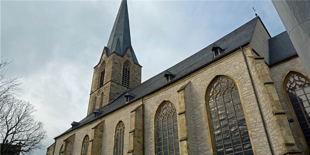 Kirche und Kloster gehören zu den Gebäuden, die Werne besonders machen Die Pfarrkirche St. Christophorus steht mitten in der Stadt und ist nicht zu übersehen.