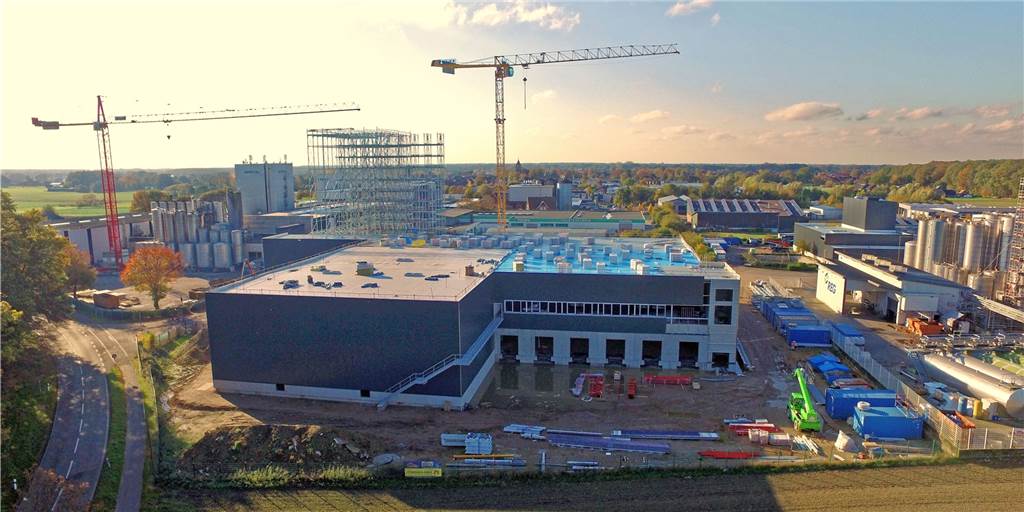 Bewital-Logistikcenter: Bau im Zeitplan, Regallager wird 37 Meter hoch Die Baustelle für das Logistikzentrum mit Hochregallager aus der Vogelperspektive. Auf 7.500 Quadratmetern plant die Bewital-Unternehmensgruppe dort 12.000 neue Paletten-Stellplätze.