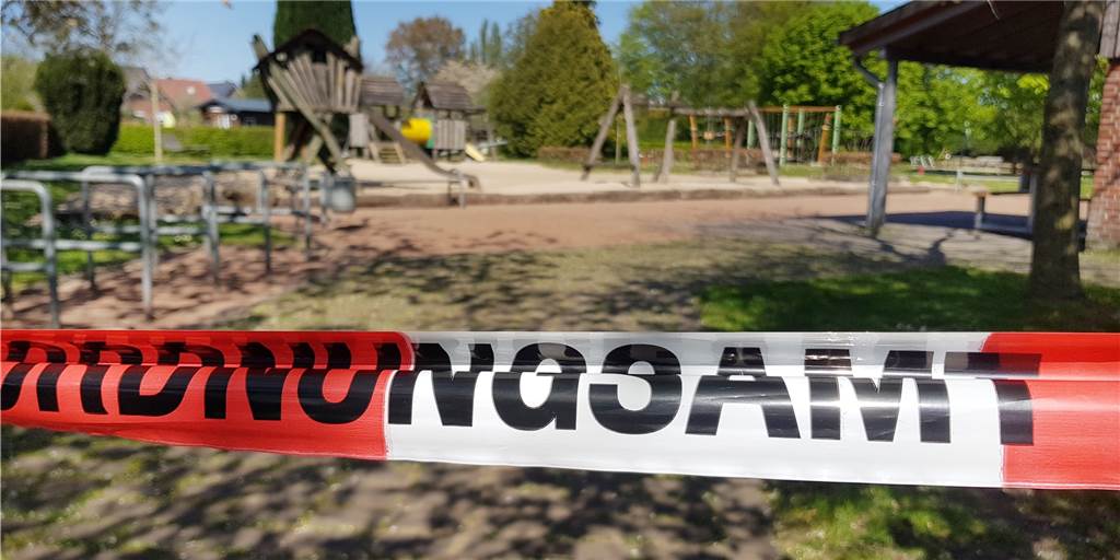 Corona und Spielplätze: Welche Regeln jetzt im Teillockdown gelten Während des ersten Lockdowns waren die Spielplätze, so wie hier in der Stiege, gesperrt. Doch wie sieht es jetzt aus?
