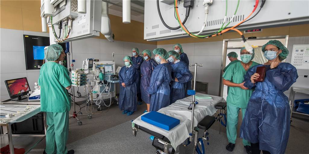 Kommt die Corona-Prämie hier an? Kliniken in Castrop-Rauxel zweifeln Ob in den Castrop-Rauxeler Kliniken, hier ein Blick ins St. Rochus, etwas von den Bundesmitteln ankommt, ist fraglich.