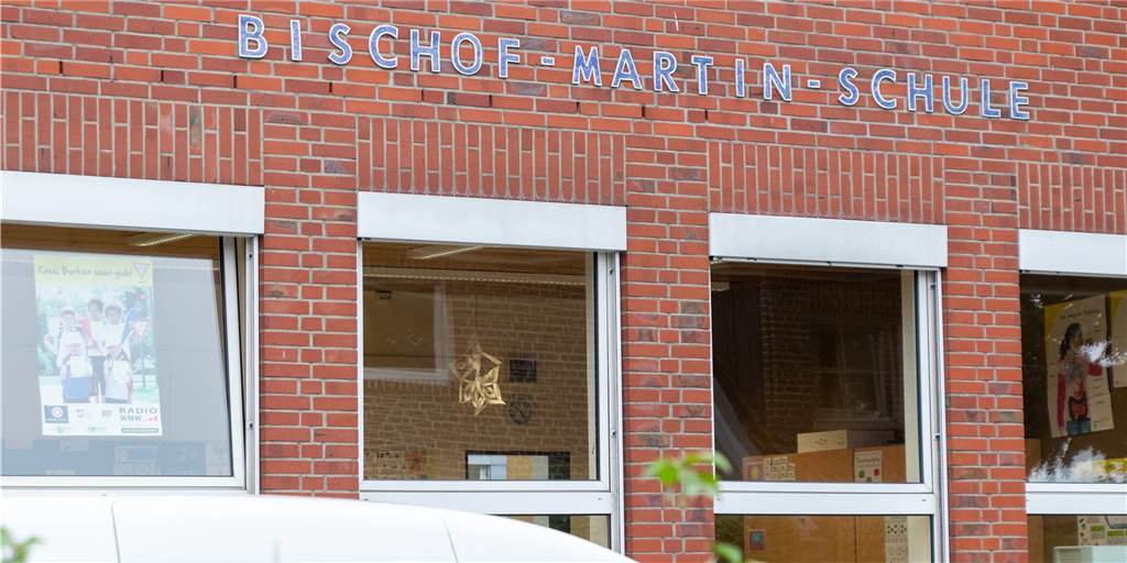Masken im Unterricht: Bischof-Martin-Schule setzt Kreis-Appell um An der Bischof-Martin-Grundschule wurde die Vorgehensweise bezüglich Corona, Masken und Unterricht jüngst angepasst.