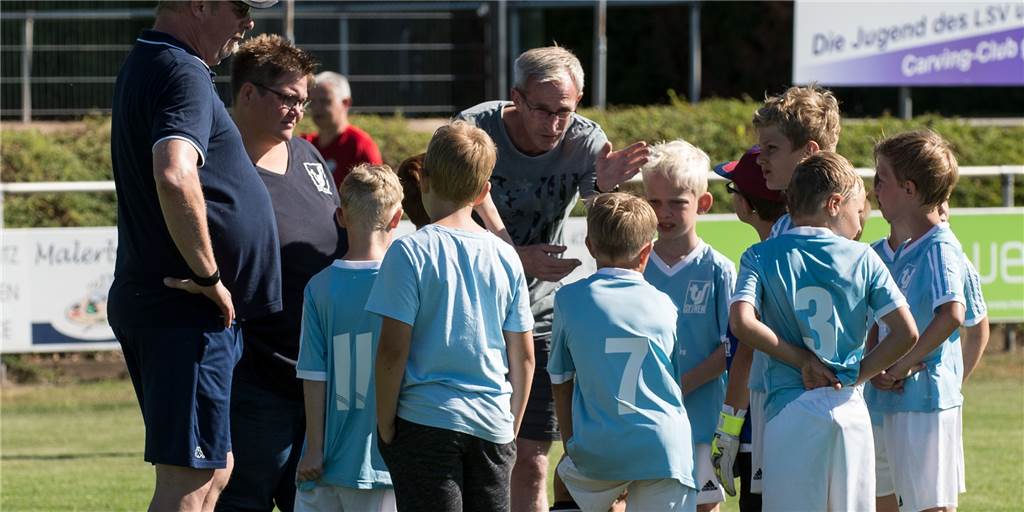 Rückkehr zum Trainingsbetrieb? „Lasst doch die Kinder wieder spielen“ Zwei Jugendleiterinnen appellieren dafür, dass die jungen Kicker zumindest wieder trainieren dürfen.