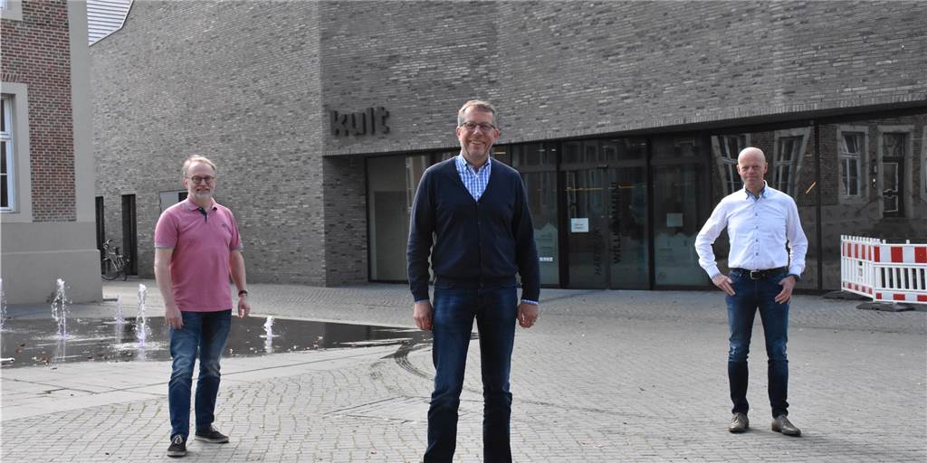 Wegen Corona: Vredener „Schülertag“ vorerst nur digital Hoffen, dass der Schülertag im Frühjahr 2021 durchgeführt werden kann(v.l.): Dr. Michael Göring (Vertreter Einzelhandel), Jörg Lenhard (Citymanager und Mitglied Arbeitskreis "Ausbildungsoffensive"), Franz-Wilhelm Frankemölle (Vertreter Industrie).
