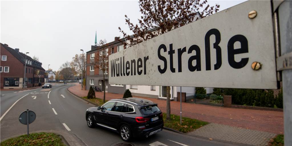 Teure Quittung für Südlohner nach Fahrt ohne Führerschein und Versicherung An der Wüllener Straße (Symbolfoto) war in einer Julinacht 2020 die Fahrt für einen Südlohner beendet. Er hatte keinen Führerschein, das Auto seines Bruders, mit dem er unterwegs war, war nicht angemeldet und versichert. Das hatte jetzt ein Nachspiel vor Gericht.