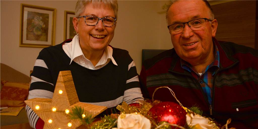 Maria und Alois Eßeling – hier 2019 bei der Ankündigung der zweiten offenen Weihnacht – müssen die Veranstaltung in diesem Jahr absagen. Wegen des Coronavirus können sie das Fest für Alleinstehende in Südlohn und Oeding nicht anbieten.