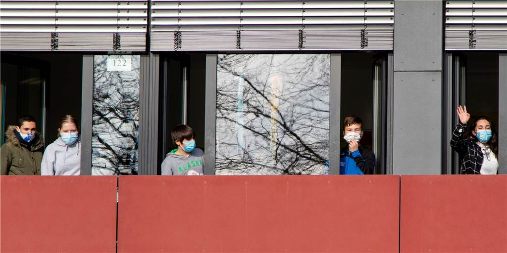 Rat gibt 300.000 Euro für Luftreinigungsgeräte in städtischen Schulen frei Das Lüften allein, wie hier an der Losbergschule, sei nicht zielführend genug. Deshalb forderten SPD, UWG, Grüne und FDP in einem Antrag die Bereitstellung von 300.000 Euro für die Anschaffung von mobilen Luftreinigungsgeräten für alle städtischen Schulen. Der Ratsbeschluss folgte, die Verwaltung erhielt zudem einen Prüfauftrag.