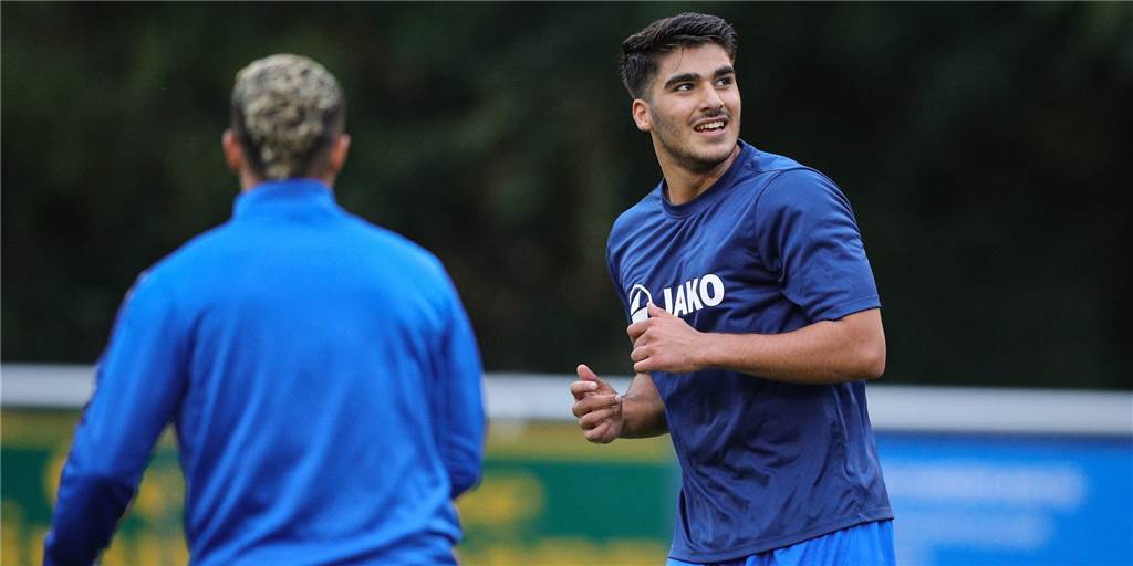 Ex-Herbern-Spieler Nika Amoev hat einen neuen Verein - dank eines ehemaligen Mitspielers Ex-Herbern-Spieler Nika Amoev hat einen neuen Verein - dank eines ehemaligen Mitspielers