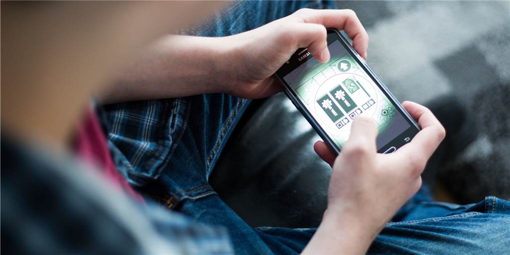 Smartphone ja, Tablet nein: Nicht nur Fördermittel helfen am Berufskolleg Werne Die Schüler am Freiherr-vom-Stein-Berufskolleg in Werne haben zwar alle Smartphones, ein Tablet hat aber nicht jeder Schüler. In Zukunft wird sich das wohl ändern, glaubt Schulleiter Helmut Gravert.