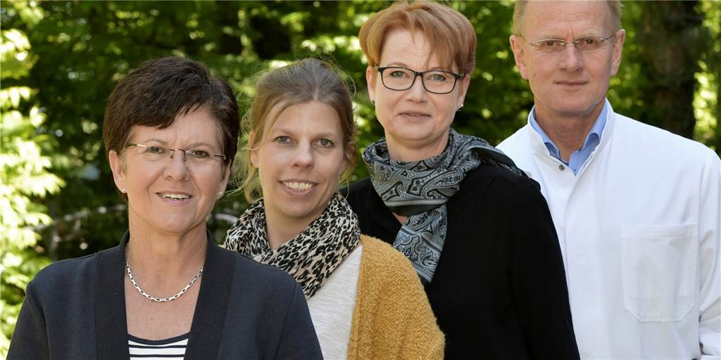 Diabetes: „Zucker“ ist nicht gleich „Zucker“ Das Diabetes-Team des St. Elisabeth-Krankenhauses in Dorsten: Brigitte Winkler, Sandra Weß, Martina Wilkes, Dr. Christoph Elsing (v. l.).