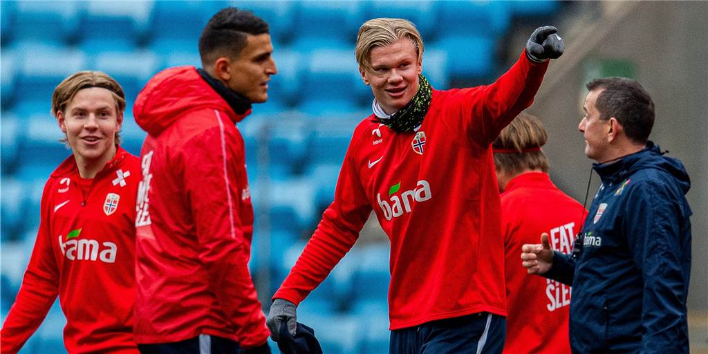 Corona-Chaos in Norwegen: BVB-Stürmer Erling Haaland fliegt nach Hause Corona-Chaos in Norwegen: BVB-Stürmer Erling Haaland fliegt nach Hause